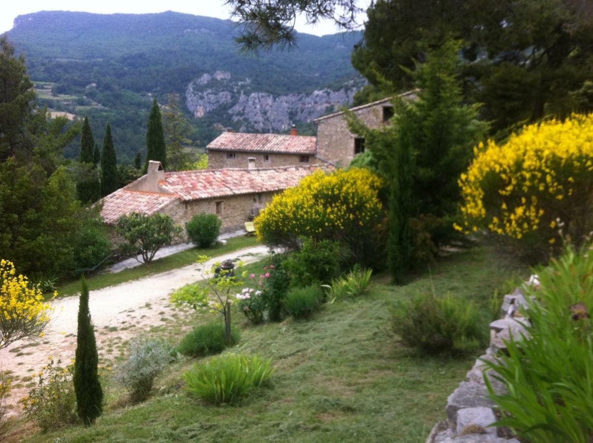 Bed and Breakfast Le Degoutaud à Le Barroux Extérieur photo